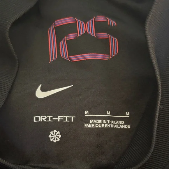 Women’s Gavi #6 FC Barcelona Black Red Soccer Jersey - Picture 2 of 8